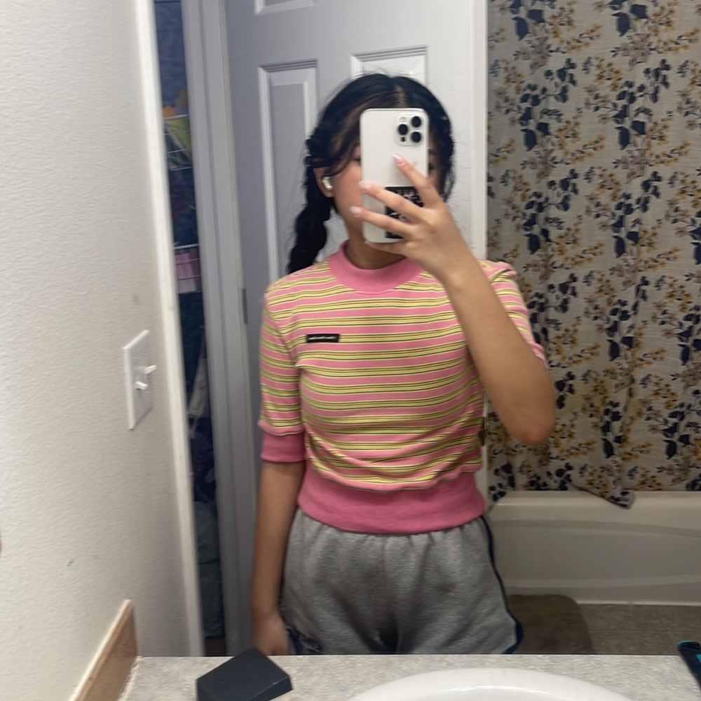 Pink top - Picture 2 of 2